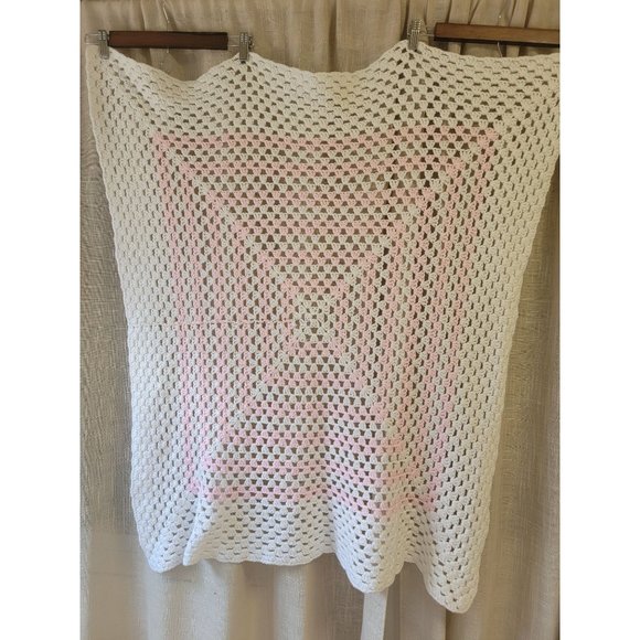 Hand knitted pink and white baby blanket - Picture 1 of 2